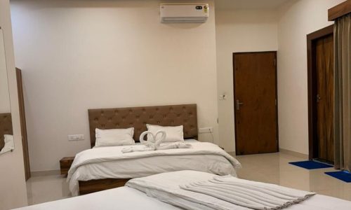 WhatsApp Image 2025-10-07 at 5.19.03 PM (1)