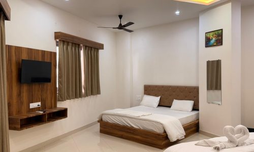 WhatsApp Image 2025-10-07 at 5.19.04 PM (1)